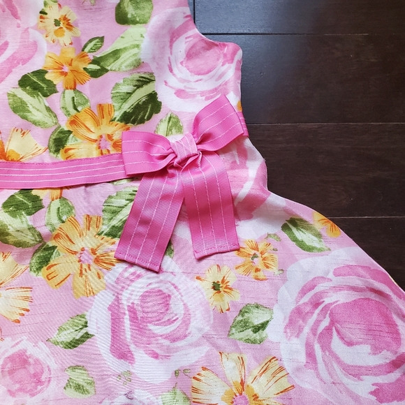 Holiday and Summer Dresses Duo - Picture 2 of 9